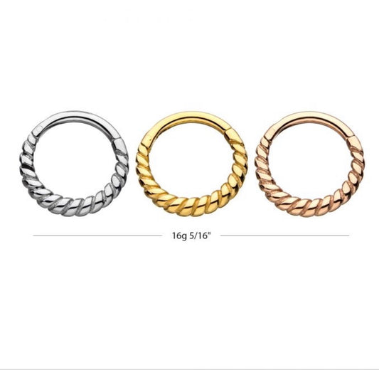Twisted hinged ring - Monique Fashion Accessories