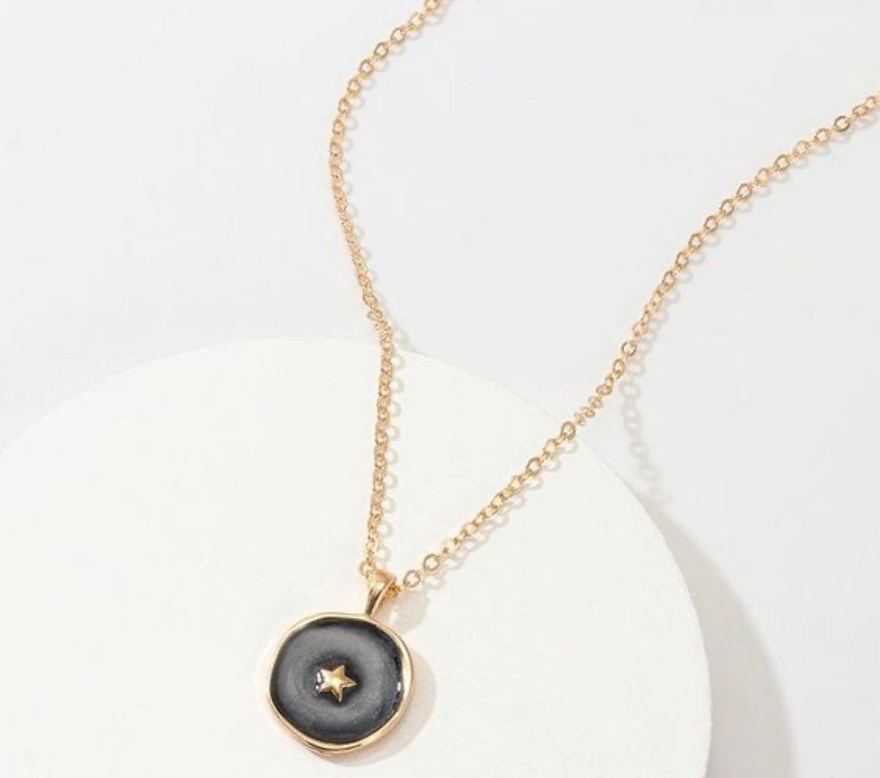 Pendant necklace - Monique Fashion Accessories