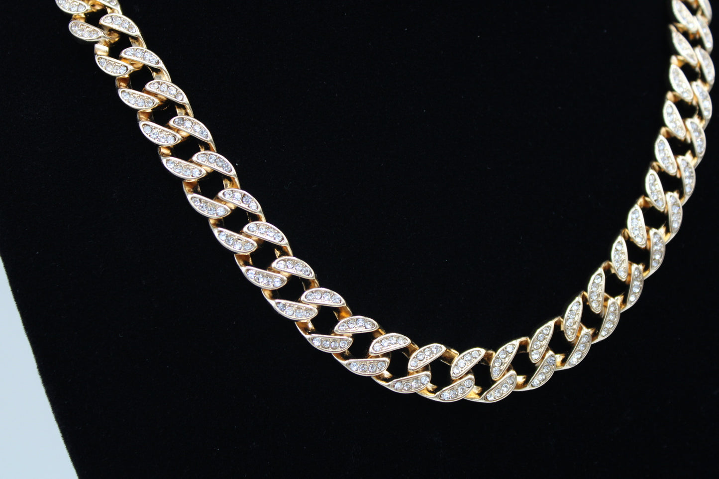 Chain Link Necklace with Stud earrings - Monique Fashion Accessories