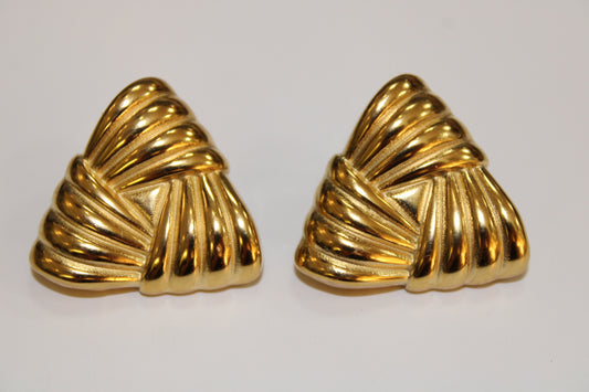 Pyramid studs