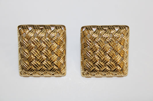Pillow studs