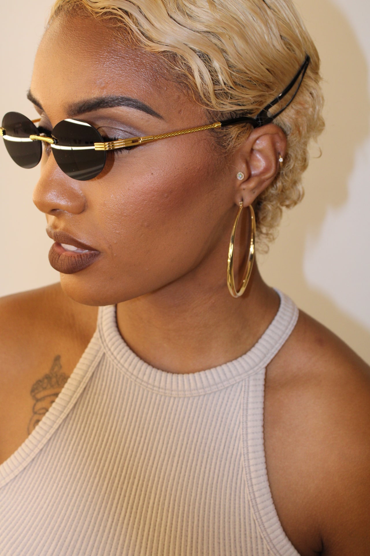 Vintage shades - Monique Fashion Accessories