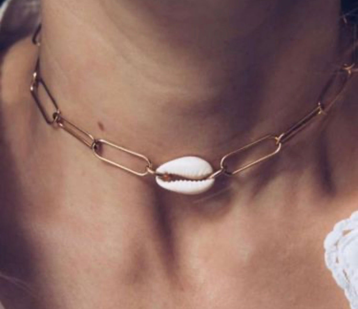 Seashell link - Monique Fashion Accessories