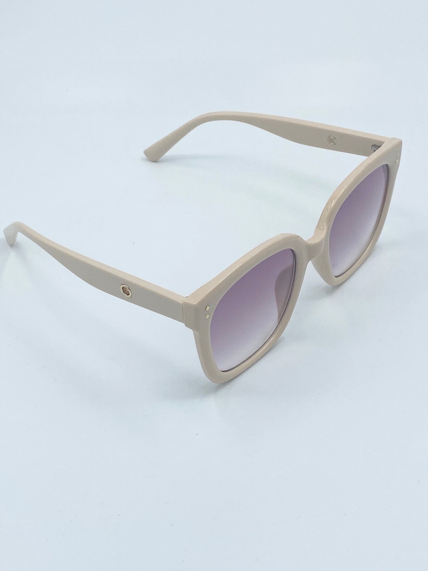 Nude sunglasses - Monique Fashion Accessories