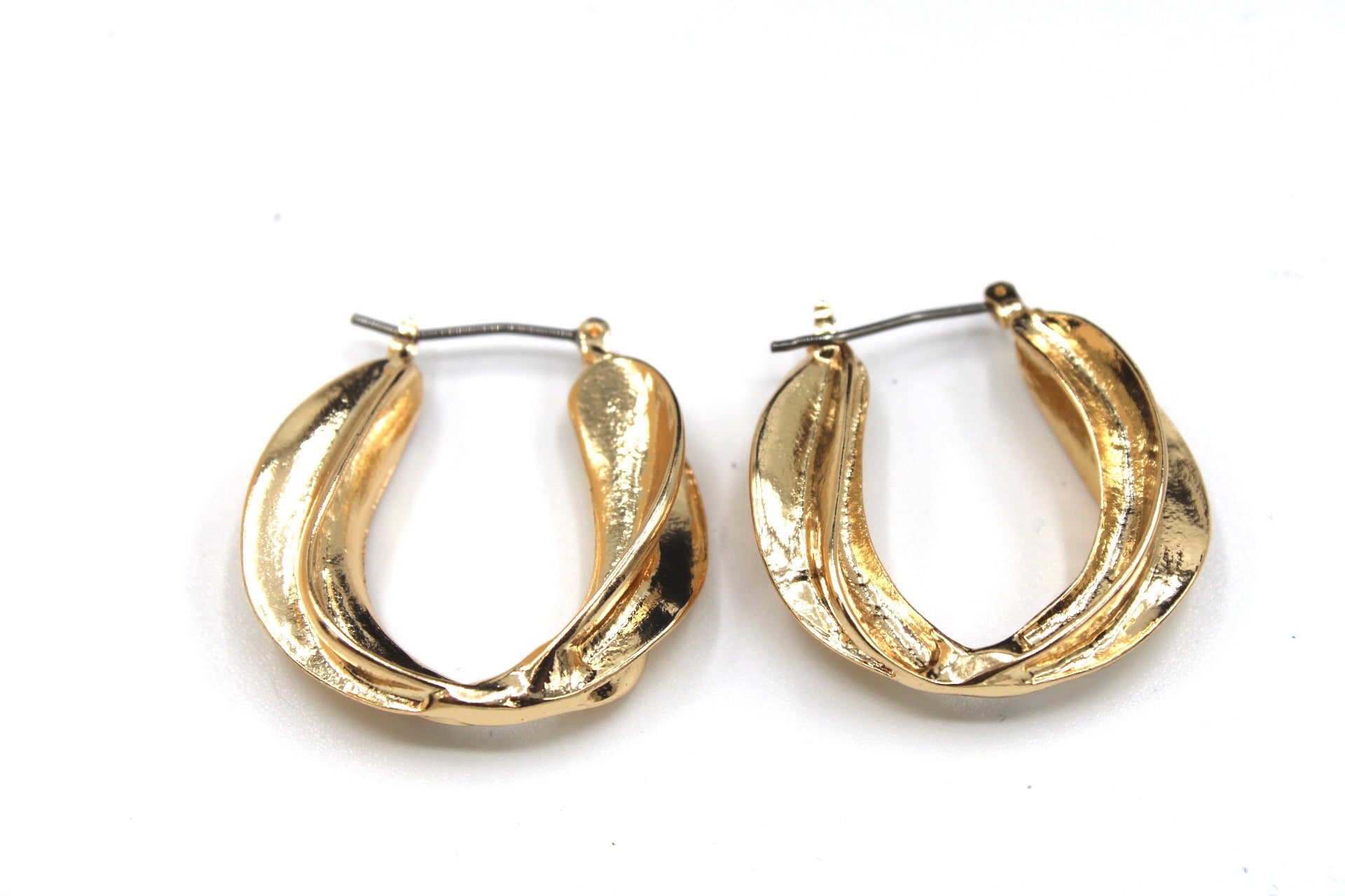 Chunky twisted hoop - Monique Fashion Accessories