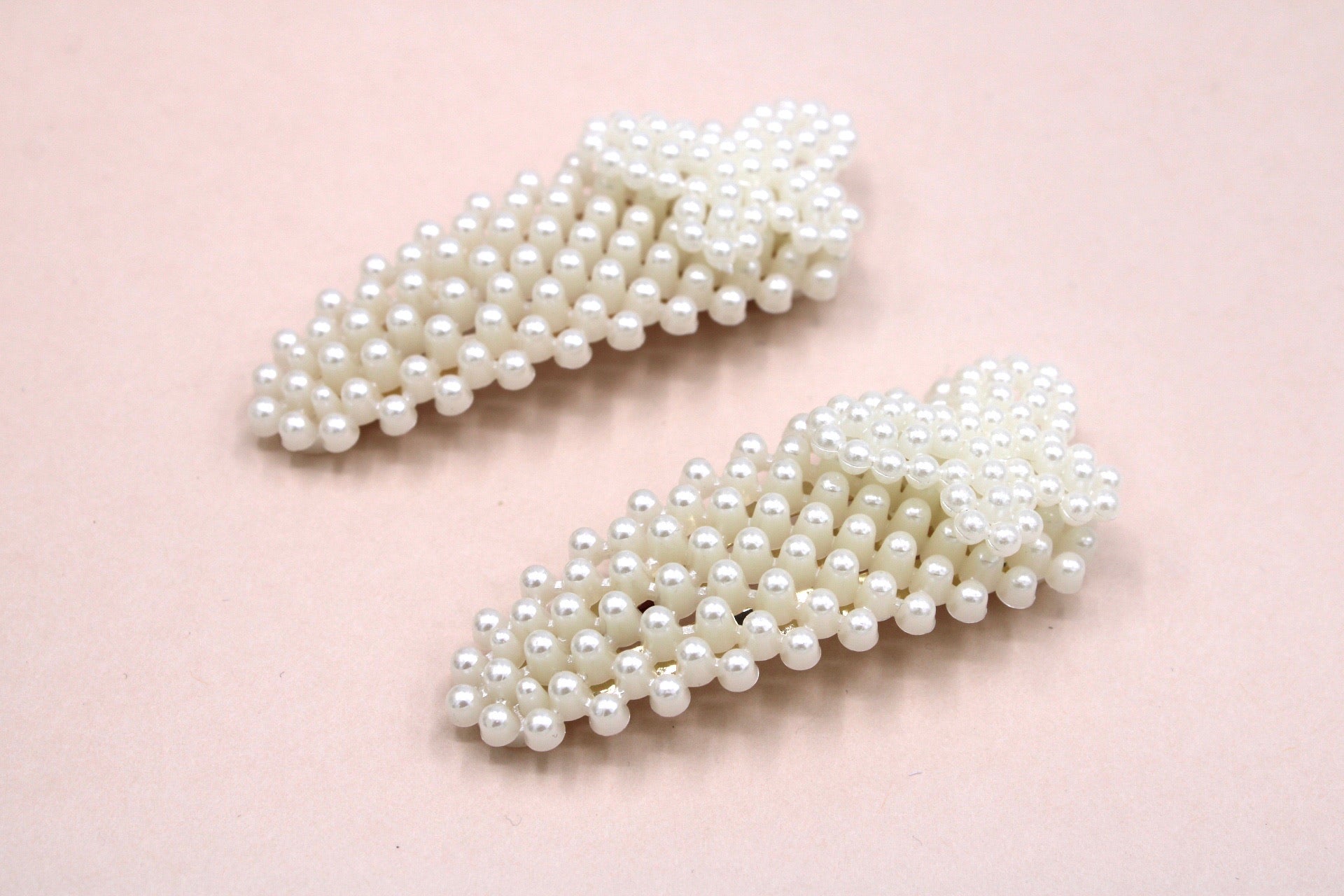 Pearl clips - Monique Fashion Accessories